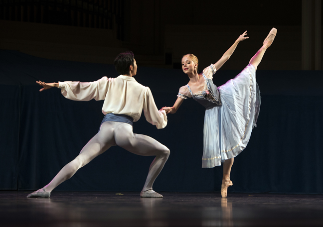 Pittsburgh Ballet Theatre performs The Peasant Pas de Deux from Giselle at Chautauqua Institution