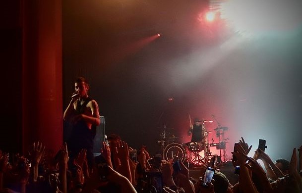 Twenty One Pilots in a 2015 concert at Shepherds Bush Empire, London. photo: Drew de F Fawkes and Wikipedia.