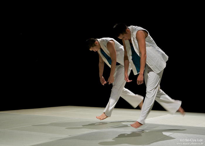 Bereishit Dance Company of South Korea floats a new take on traditional genres.