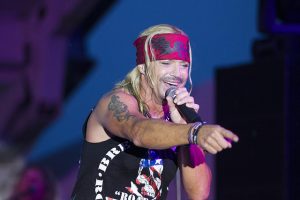 Bret Michaels performing in New York in 2014. (Photo: Rjkowal and Wikipedia)