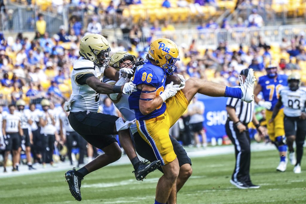 Pitt's senior tight end Gavin Bartholomew doesn't mind driving in heavy traffic. (Photo: EJ Borghetti, University of Pittsburgh)