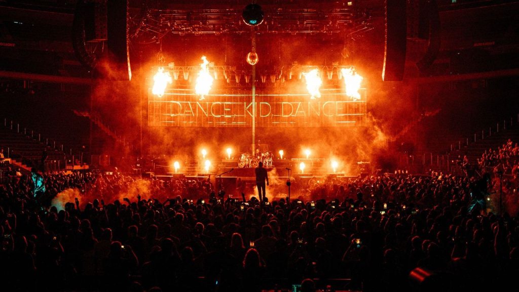 Shinedown performing "Dance, Kid, Dance." (Photo Credit: Carter Louthian, taken at MSG)