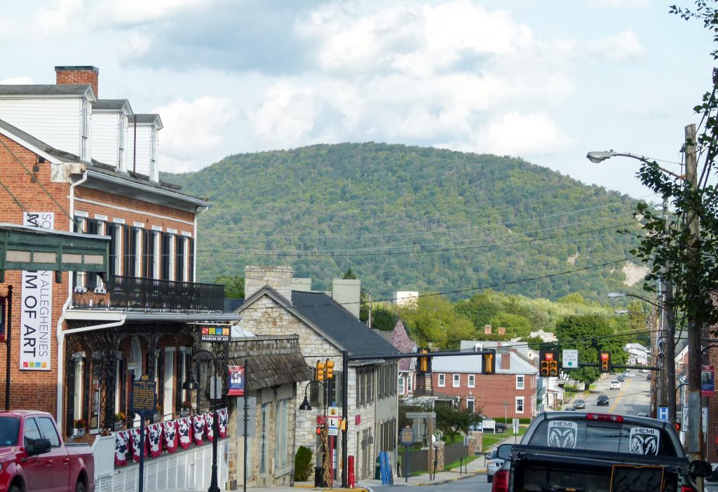 The town of Bedford is nestled in the mountains.