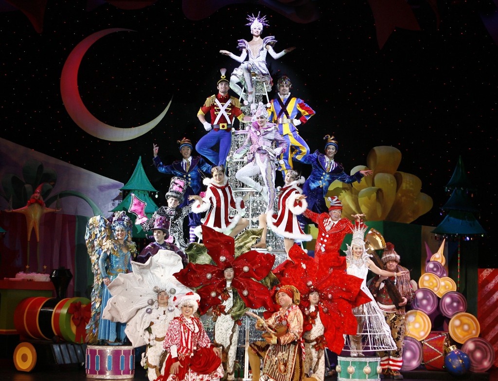 Ornaments on a Tree. Photo Credit: Cirque Dreams Holidaze, Courtesy of Cirque Productions.