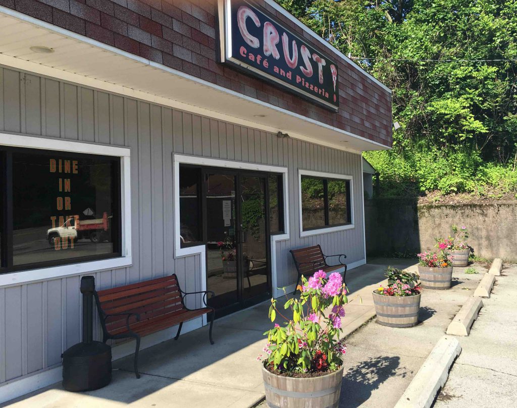 Crust Café And Pizzeria Continues To Rise - Entertainment Central 