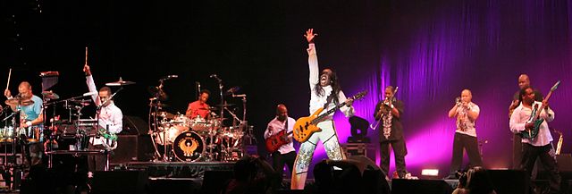 Earth Wind & Fire in a 2009 concert. photo: Craig ONeal.