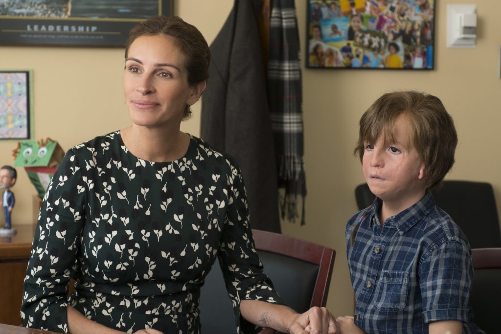 Julia Roberts as Isabel and Jacob Tremblay as her son Auggie.