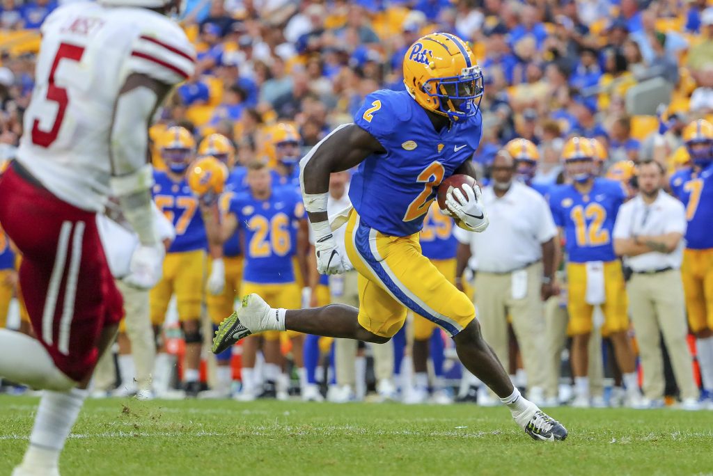 Running back Israel Abanikanda is off to the races. (Photo: Ernest Borghetti and the University of Pittsburgh)