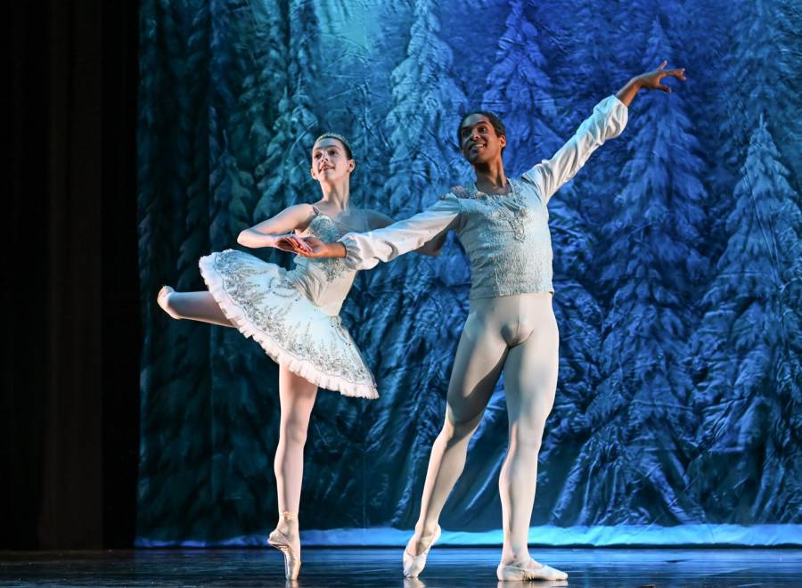 Avery Walz and Alan Obuzor perform in Texture Contemporary Ballet's 'The Nutcracker.' (Photo: Gary Stone)